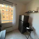 Magnifique Studio Renove En Plein Centre Ville.