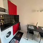 Magnifique Studio Renove En Plein Centre Ville.